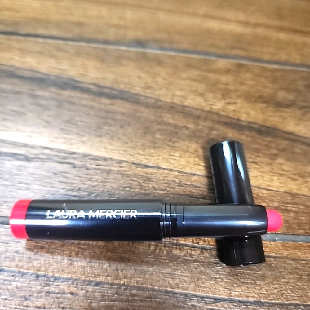 NWOB Laura Mercier Velour Extreme Matte Lipstick Mini- .014oz (Dominate)